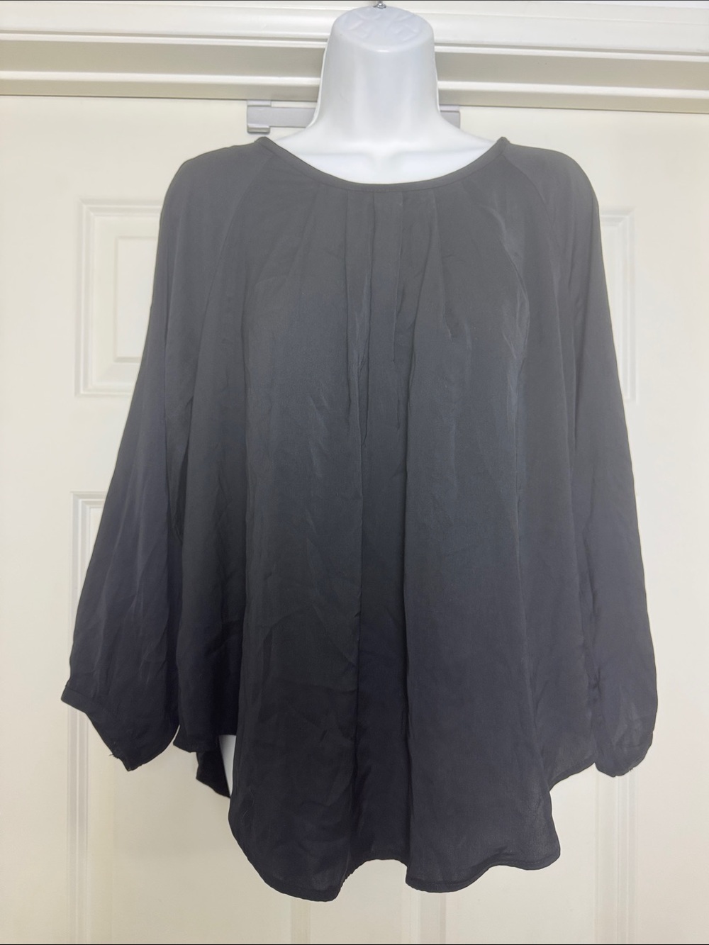 Loft Women's Black Pleated Long-Sleeve with Tie Back Blouse size M
